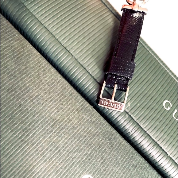 Authentic GUCCI ladies watch with box/card 🌹🌹🌹 - Picture 5 of 11